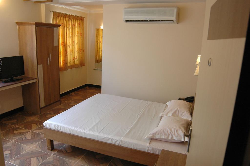 Hotel S R M Central Park Chennai Room photo